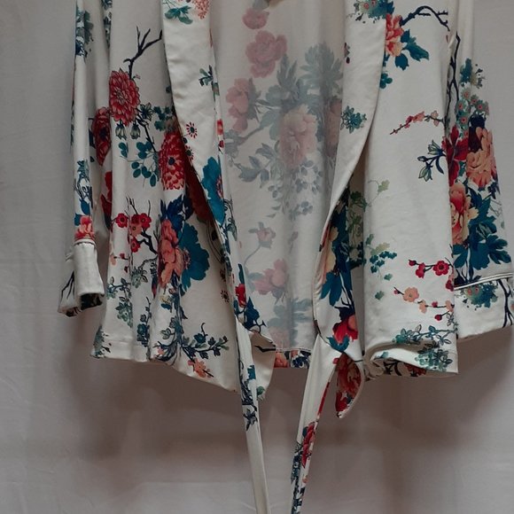 Top for any occasion - Picture 7 of 8